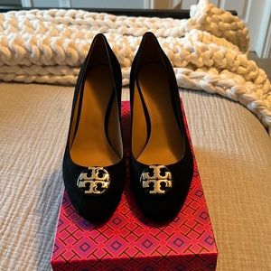 TORY BURCH CLAIRE CLOSED TOE WEDGE